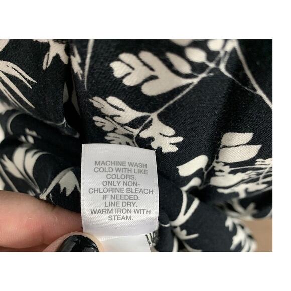 J Jill Women's XSP Black White Tropical Print Short Sleeve Rayon Shift Dress - Picture 7 of 9